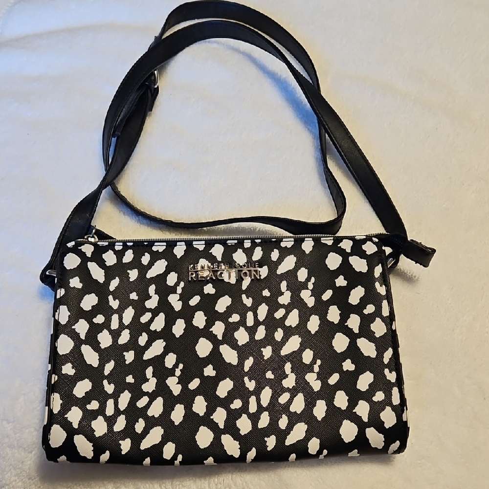 Kenneth Cole Reaction Black and White Crossbody Bag